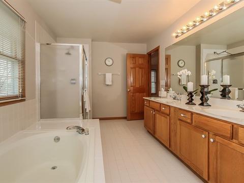 1504 Della Dr, Hoffman Estates, IL 60169 photo 21