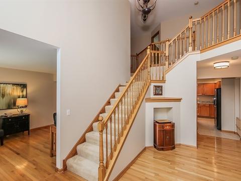1504 Della Dr, Hoffman Estates, IL 60169 photo 2