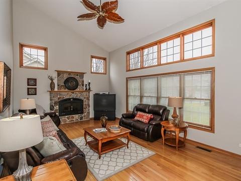 1504 Della Dr, Hoffman Estates, IL 60169 photo 16