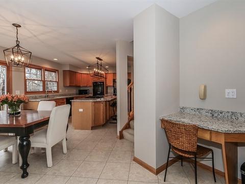 1504 Della Dr, Hoffman Estates, IL 60169 photo 14