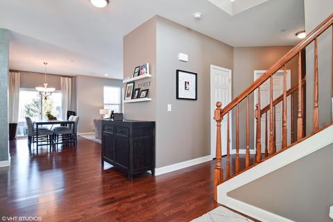 2141 Edgartown Ln, Hoffman Estates, IL 60192 photo 2
