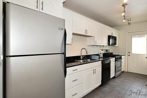 747 S Wayne Pl, Wheeling, IL 60090 photo 7