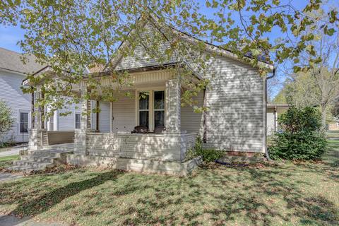 206 E Main St, Sidney, IL 61877 photo 2