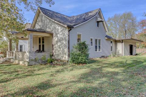 206 E Main St, Sidney, IL 61877 photo 4