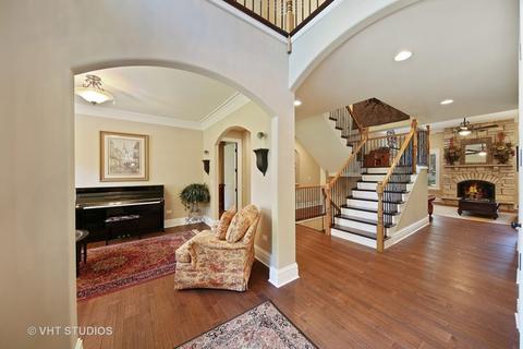 1023 Thunderbird Ln, Naperville, IL 60563 photo 4