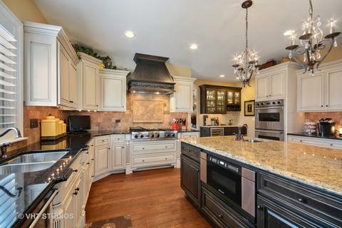 1023 Thunderbird Ln, Naperville, IL 60563 photo 7