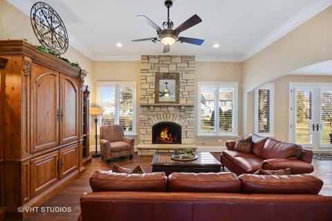 1023 Thunderbird Ln, Naperville, IL 60563 photo 16
