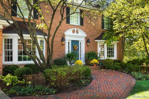 630 Frazier Ct, Wheaton, IL 60189 photo 2