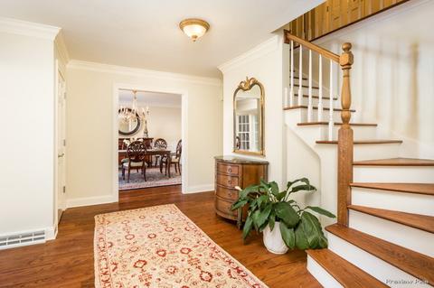 630 Frazier Ct, Wheaton, IL 60189 photo 4