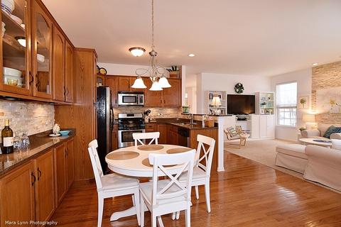 215 Garden Dr, Elgin, IL 60124 photo 5
