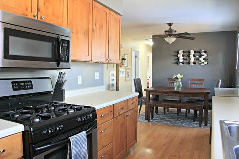 402 Division St, Geneva, IL 60134 photo 8