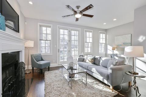 840 W Buckingham Pl #2E, Chicago, IL 60657 photo 2