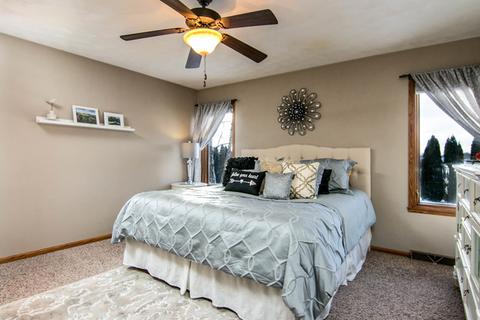 6121 Sweet Grass Dr, Roscoe, IL 61073 photo 8