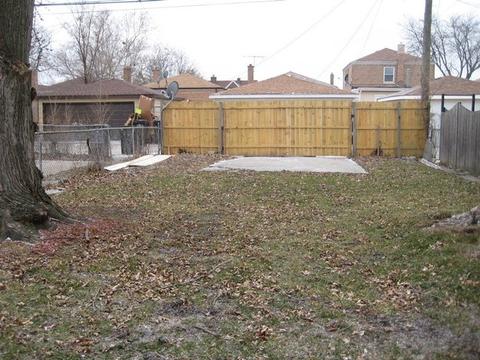 10522 S Eberhart Ave, Chicago, IL 60628 photo 3