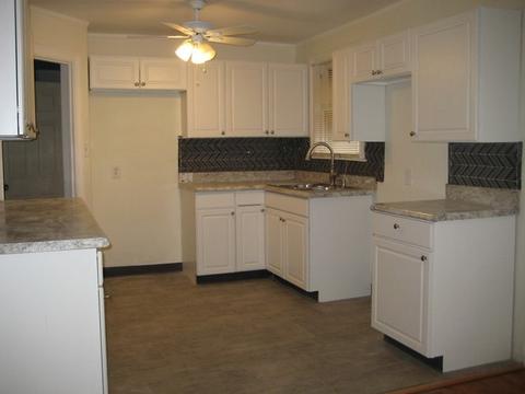 10522 S Eberhart Ave, Chicago, IL 60628 photo 9