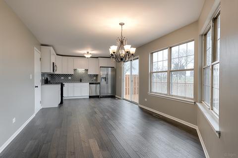 21235 Silktree Cir, Plainfield, IL 60544 photo 2