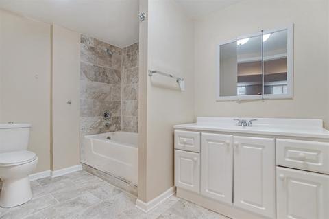 912 E Irving Park Rd, Itasca, IL 60143 photo 6