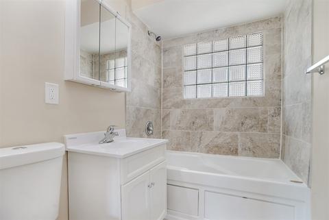 912 E Irving Park Rd, Itasca, IL 60143 photo 5