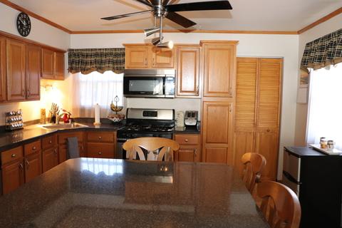 2110 Saint James St, Rolling Meadows, IL 60008 photo 3