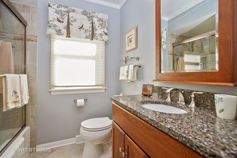 936 Cedar Ln, Northbrook, IL 60062 photo 13