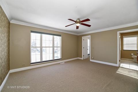 1064 Clover Hill Ln, Elgin, IL 60120 photo 6