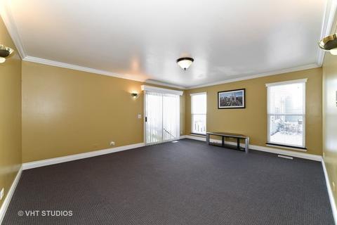 1064 Clover Hill Ln, Elgin, IL 60120 photo 10