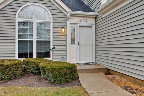 6858 Hampton Cir, Gurnee, IL 60031 photo 2