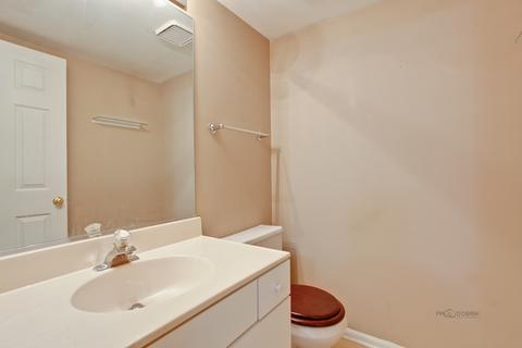 6858 Hampton Cir, Gurnee, IL 60031 photo 13