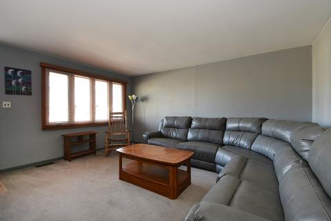 7023 Dover St, Bridgeview, IL 60455 photo 4