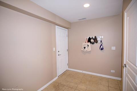 993 Reserve Dr, Elgin, IL 60124 photo 13