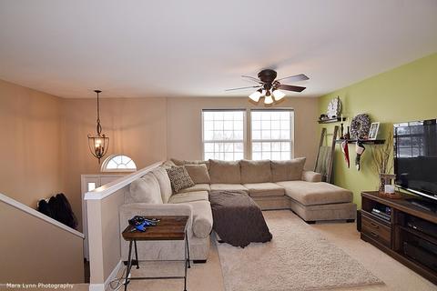 993 Reserve Dr, Elgin, IL 60124 photo 7