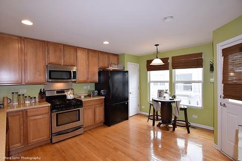 993 Reserve Dr, Elgin, IL 60124 photo 2