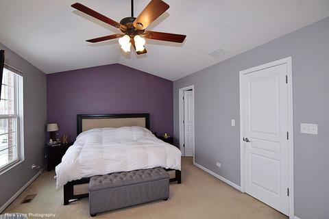 993 Reserve Dr, Elgin, IL 60124 photo 9