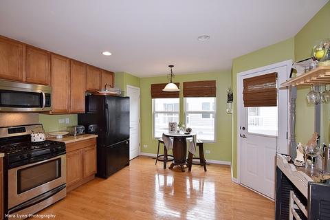 993 Reserve Dr, Elgin, IL 60124 photo 5