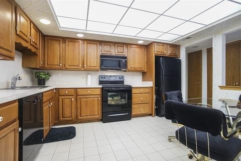 1591 E Thacker St #202, Des Plaines, IL 60016 photo 5
