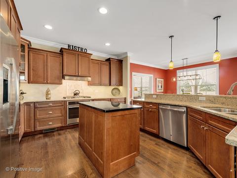 1501 Daly Rd, Wheaton, IL 60187 photo 9