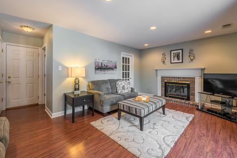 633 Alchester Dr, Wheaton, IL 60189 photo 10