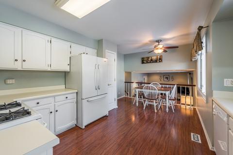 633 Alchester Dr, Wheaton, IL 60189 photo 9