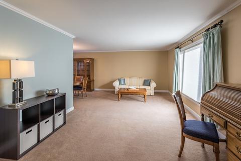 633 Alchester Dr, Wheaton, IL 60189 photo 4