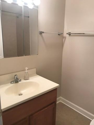 500 Manda Ln #319, Wheeling, IL 60090 photo 6