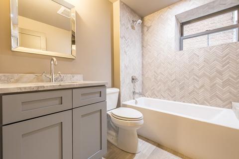 822 E 42nd St, Chicago, IL 60653 photo 37