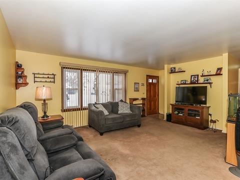 874 Scott Dr, Elgin, IL 60123 photo 3