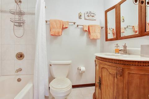1058 E Gartner Rd, Naperville, IL 60540 photo 11