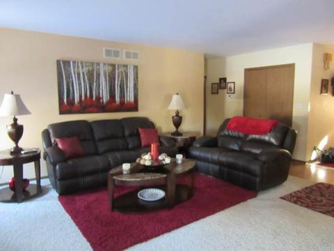 535 Ladysmith Rd, Bartlett, IL 60103 photo 3