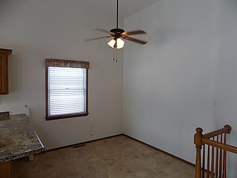 717 E Glover St, Ottawa, IL 61350 photo 8