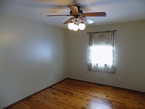 717 E Glover St, Ottawa, IL 61350 photo 10