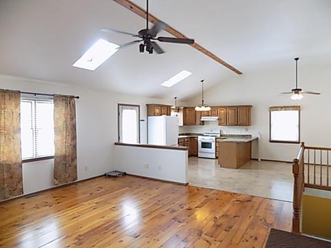 717 E Glover St, Ottawa, IL 61350 photo 2