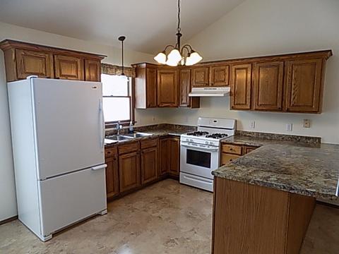 717 E Glover St, Ottawa, IL 61350 photo 4