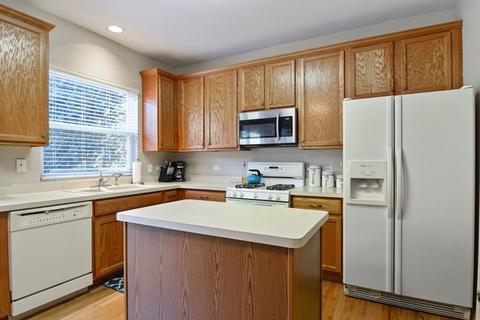 12 Parkside Ct, Algonquin, IL 60102 photo 4