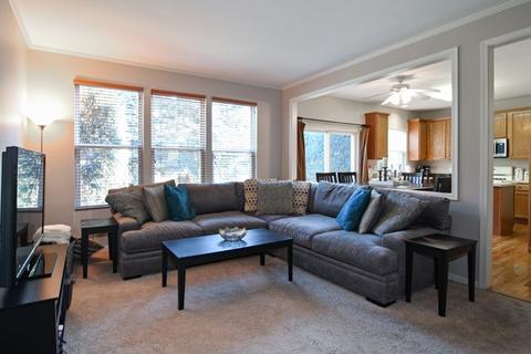 12 Parkside Ct, Algonquin, IL 60102 photo 3